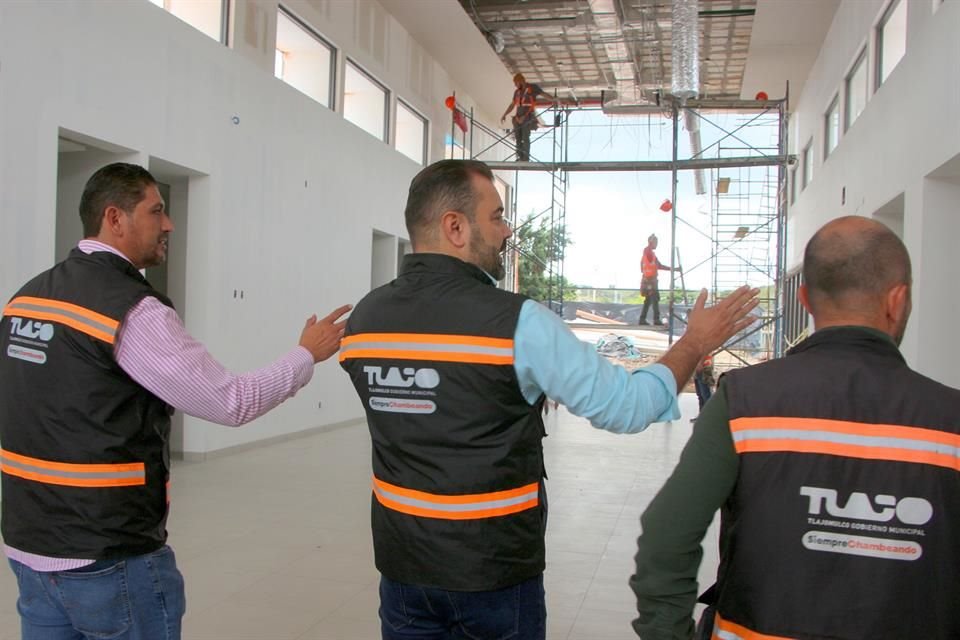 En el recorrido se mostró casi terminada la etapa uno, que consiste en construir la estructura junto con las instalaciones de electricidad, agua, drenaje y gas LP.