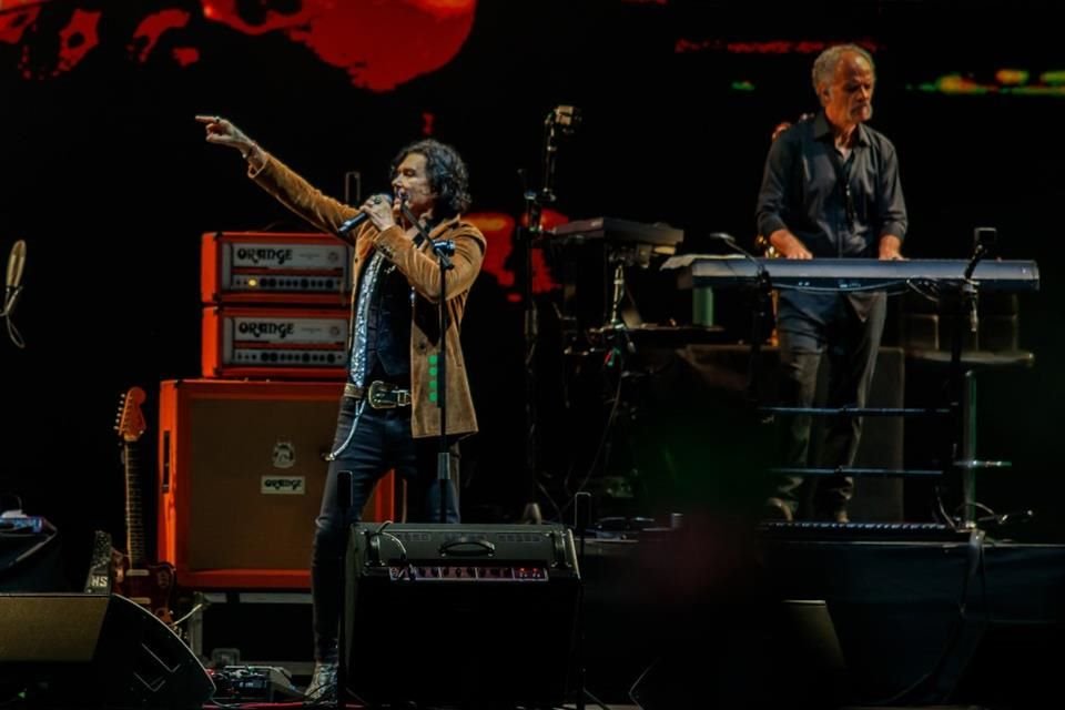 Caifanes se presentó en las Fiestas de Octubre, provocando euforia de sus fans; algunos acamparon desde un día antes.