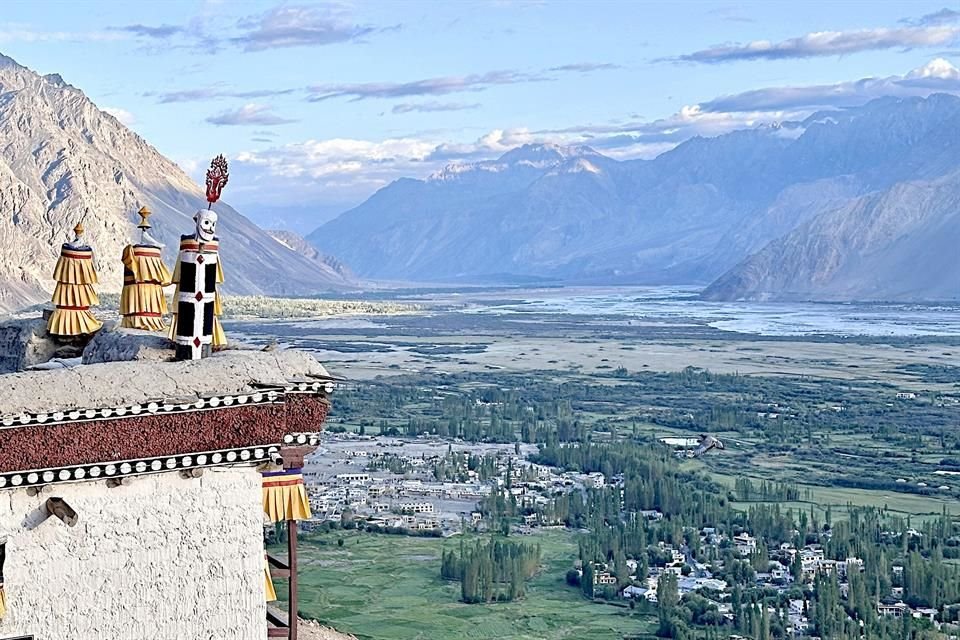 Ladakh, en el Himalaya, deslumbra con monasterios milenarios, festivales tibetanos y el esquivo leopardo de las nieves.
