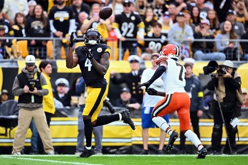 DK Metcalf terminó con 95 yardas y una anotación.