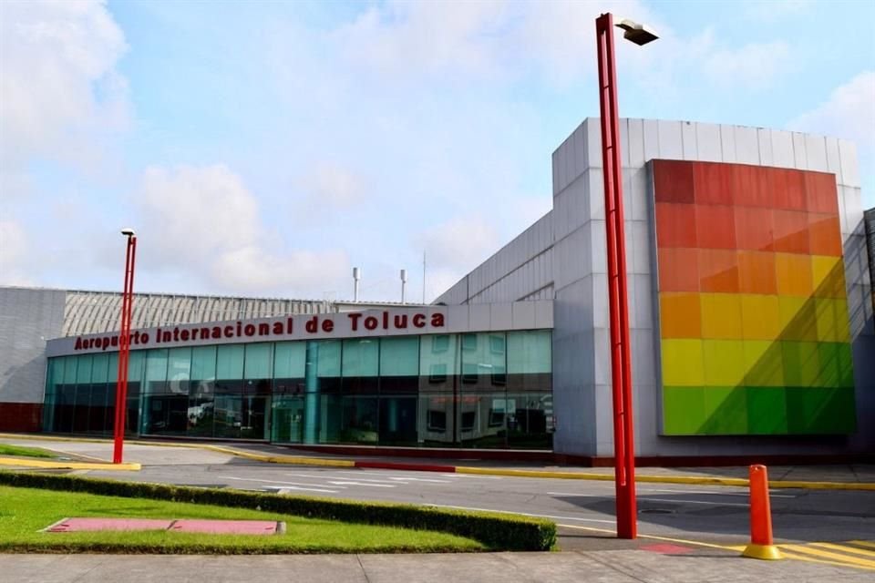 Semar busca tomar control de la zona de aviación privada del Aeropuerto de Toluca, la más importante del País, según empresa que la opera.
