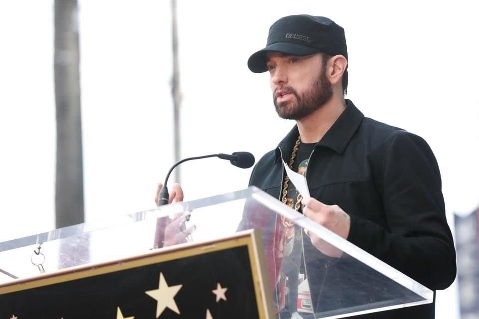 Hailie habló este año con la revista People sobre cómo su padre, Eminem, se ha involucrado mucho en la crianza de su nieto, y que es un abuelo amoroso y juguetón.
