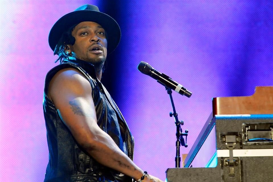 El cantante D'Angelo, figura clave del movimiento neo-soul de los noventa, murió a los 51 años tras una larga batalla contra el cáncer.