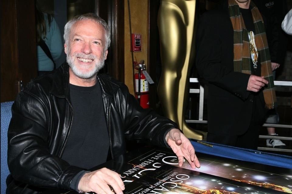 Drew Struzan, dibujante de pósters icónicos como de 'Star Wars' y 'Volver al Futuro', murió a los 78 años tras lucha contra el Alzheimer.