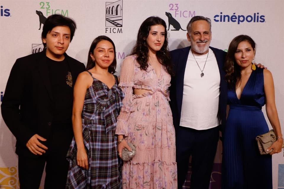 El proyecto acaba de terminar su rodaje, donde también participó Paulina Gaitán, lo que dejó abierta la agenda del actor para trabajar un proyecto propio.
