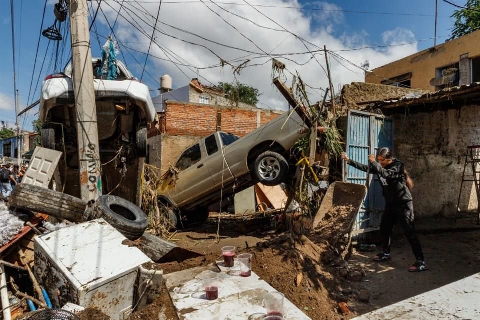 El 15 de julio, 164 casas sufrieron pérdida de menaje y 20 vehículos fueron arrastrados por la corriente en La Martinica y Lomas de Tabachines.
