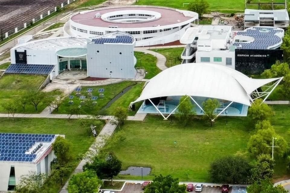 Un alumno del plantel CU Valles fue detenido por agentes de la Fiscalía, lo que generó una movilización policíaca en el campus.