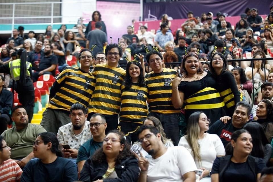 Alrededor de 20 mil personas acudieron al Foro Principal de Fiestas de Octubre.
