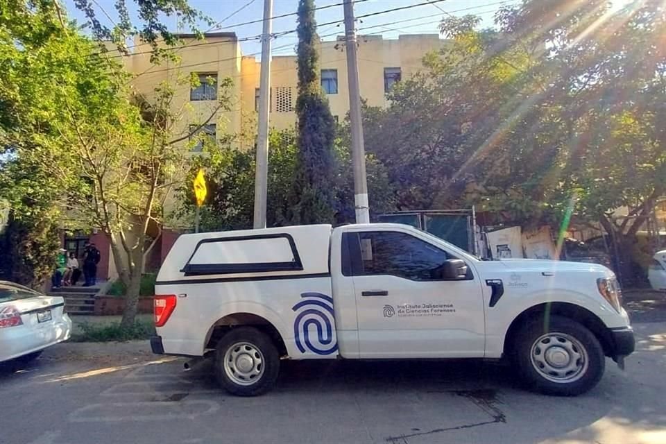 Una mujer fue encontrada sin vida en la azotea de un edificio ubicado en Antonio Castro y Efrén Juárez, en la Colonia Miravalle, en Guadalajara.