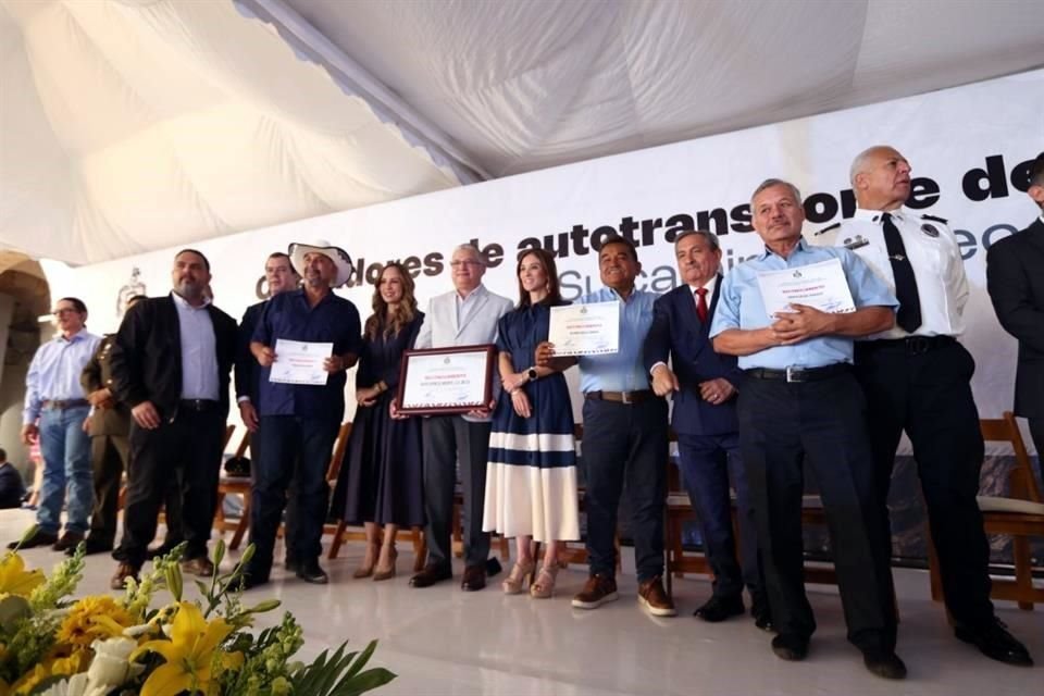 El Congreso de Jalisco reconoció por primera vez en el País a los transportistas agremiados a la Cámara Nacional del Autotransporte de Carga.