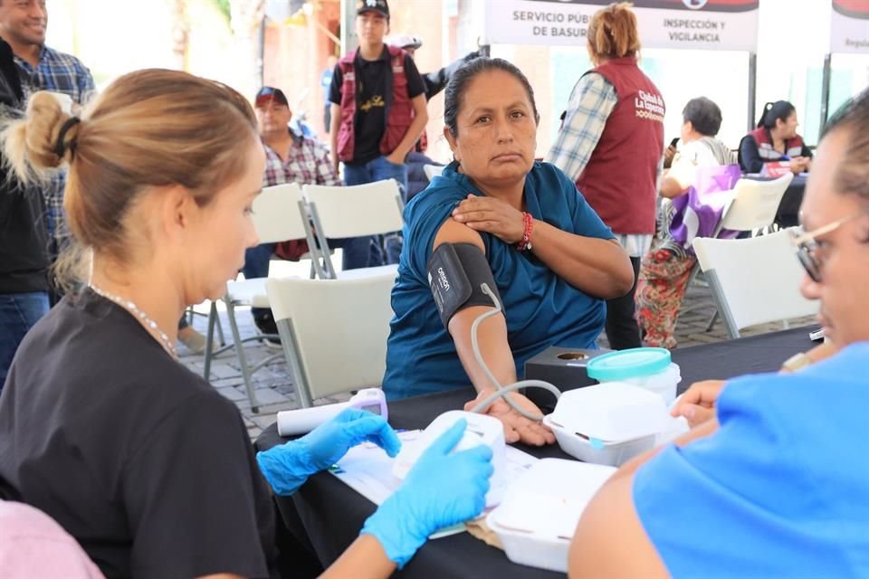 Tlaquepaque invita a las mujeres a acudir este sábado a la Feria de la Salud de la Mujer, la cual se desarrollará con el objetivo de fomentar la prevención y detección oportuna del cáncer de mama.