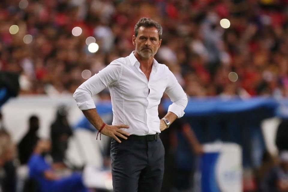 Luego de que Gonzalo Pineda dejó el banquillo del Atlas, es Diego Cocca  quien estaría regresando a dirigir a los Rojinegros.