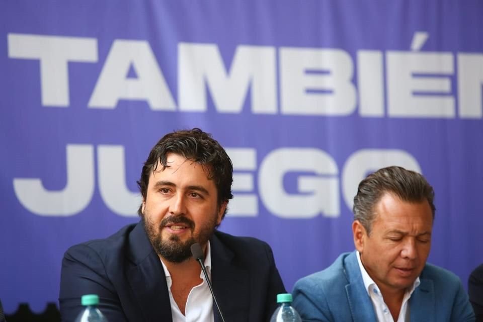 Amaury Vergara y Pablo Lemus en la presentación del juego amistoso entre México y Ecuador en Guadalajara.