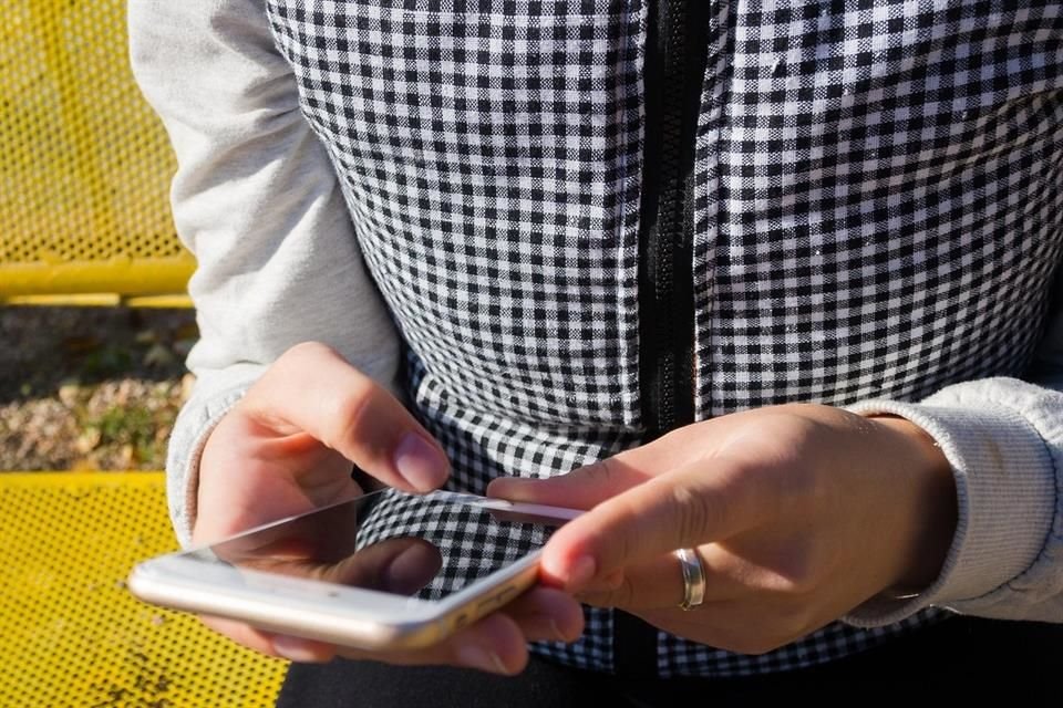 YouTube probará con IA la verificación de la edad de los usuarios, si falla usará una selfie o una tarjeta de crédito.