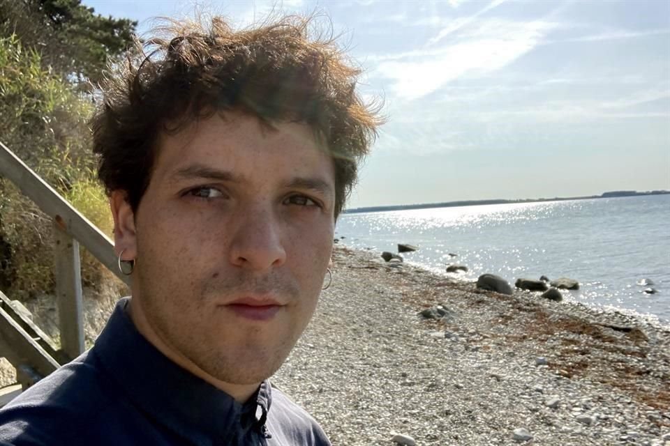 Emiliano Alvar Rodríguez Cassigoli, ganador del Premio Nacional de Ensayo Joven José Luis Martínez.