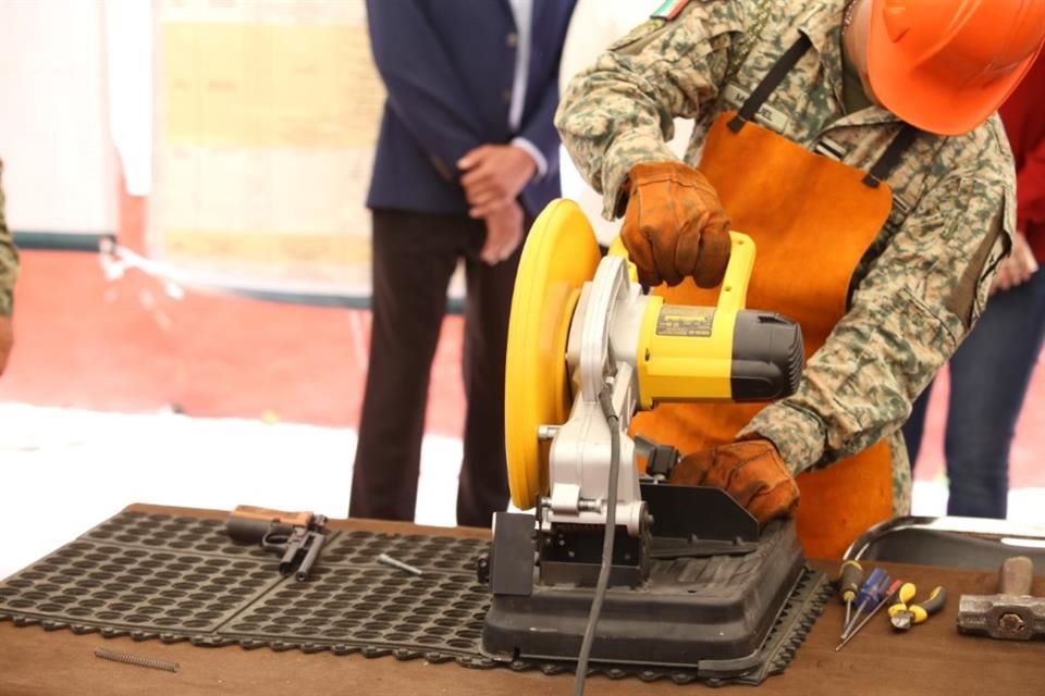 Autoridades federales, estatales y municipales arrancaron en Jalisco la estrategia 'Sí al desarme, sí a la paz', que opera en todo el país.