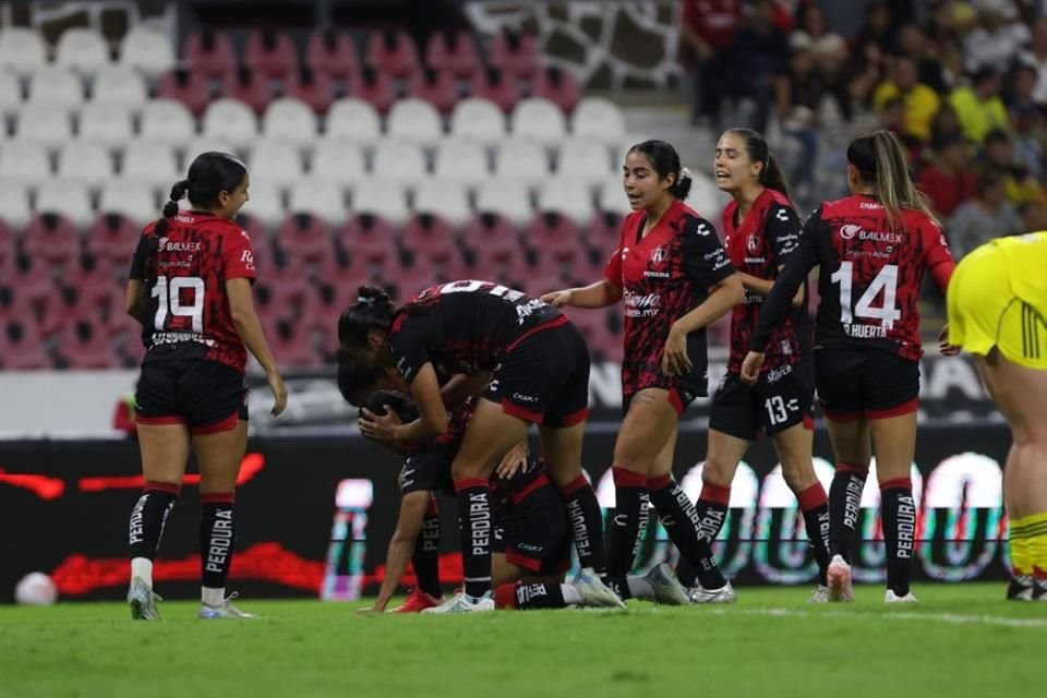 Tras caer 3-2 ante América, en el Estadio Jalisco, Atlas femenil tiene escasas posibilidades de clasificar.