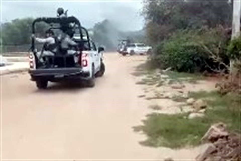 El enfrentamiento armado con civiles en la sindicatura de Tepuche, Culiacán, dejó un saldo de un elemento de la Guardia Nacional (GN) fallecido y dos uniformados heridos.