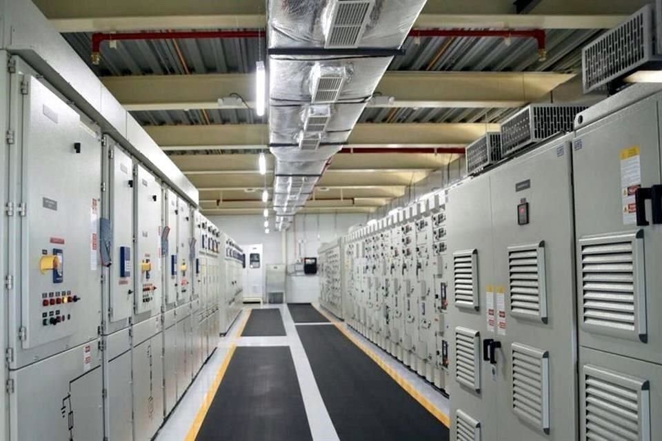 Sener y CNE podrán tomar el control de empresas de hidrocarburos por causas de fuerza mayor o por riesgos a seguridad nacional o energética.