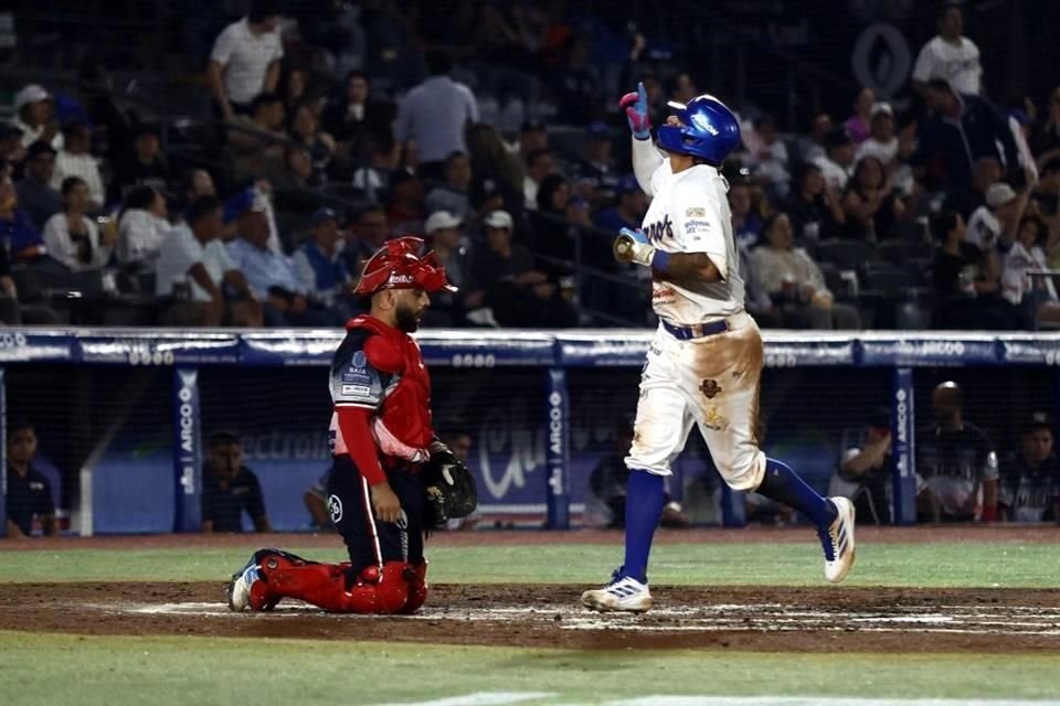 Los Charros prendieron la fiesta en el Panamericano y sacaron a bailar el jarabe tapatío a los Águilas de Mexicali, tras vencerlos 8-5.
