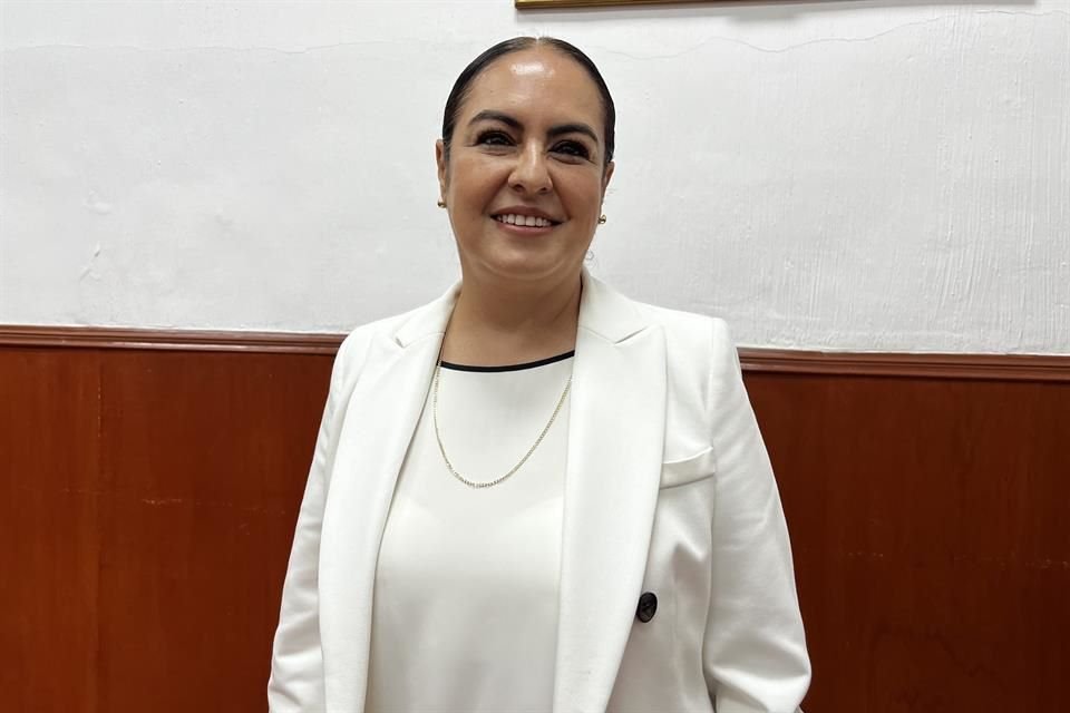 Érika Adriana Cuevas Fuentes, Alcaldesa de Encarnación de Díaz, informó que aumentó contratación de policías en el Municipio.