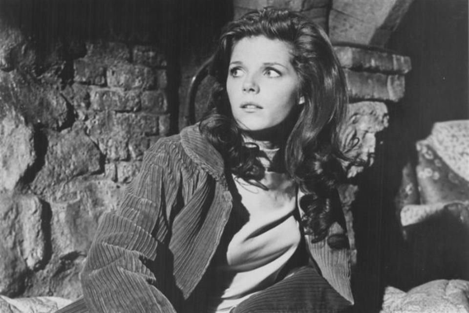 Eggar se casó con el actor Tom Stern en 1964, divorciándose en 1971.
