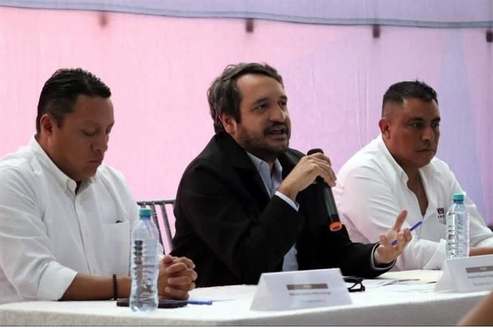 Andrés Manuel López Beltrán encabezó una gira privada por Coahuila para supervisar coordinadores y metas de Morena.