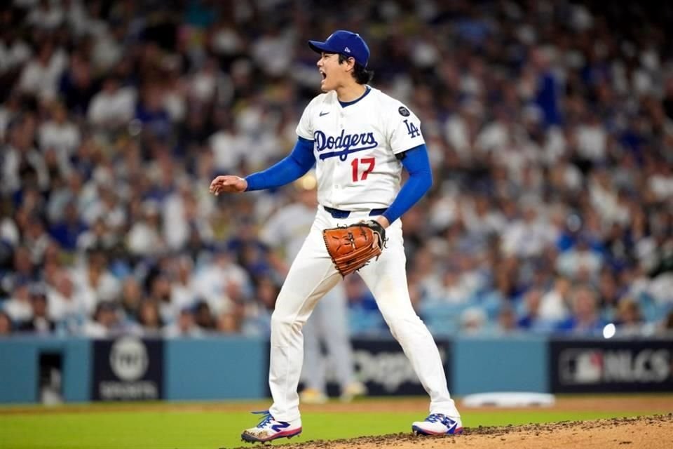 Shohei Ohtani ponchó a 10 rivales y consiguió su segunda victoria como abridor en Postemporada.