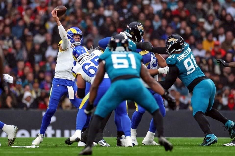 Matthew Stafford fue una pesadilla para los defensivos de Jacksonville.