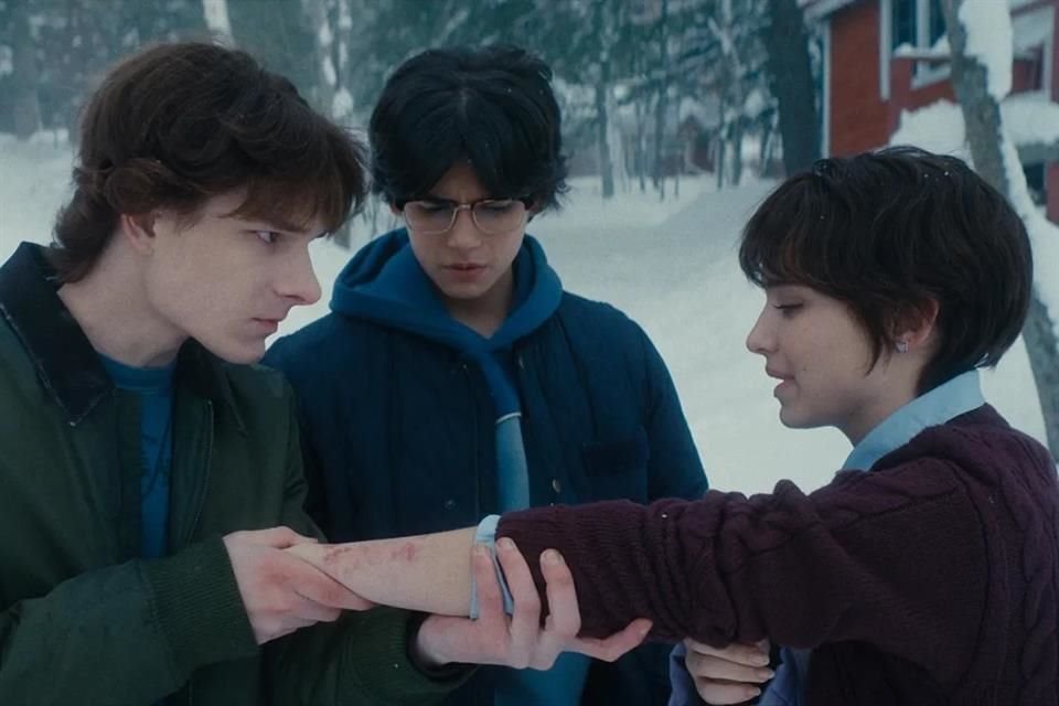 Mason Thames, Madeleine McGraw y Miguel Mora son los jóvenes con los que trabajó Bichir.