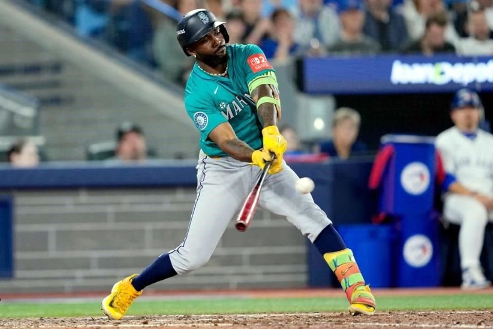 Randy Arozarena pegó dos imparables y anotó carrera para Seattle en el Juego 6 de la Serie de Campeonato de la Liga Americana.