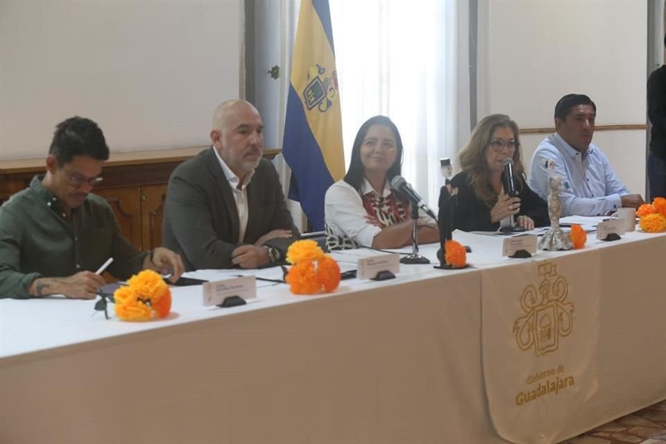 Presentan la cartelera cultural por el Día de Muertos en Guadalajara.