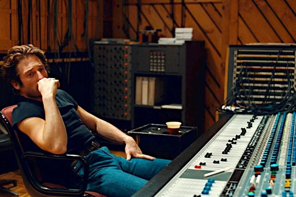Jeremy Allen White interpreta al joven Bruce Springsteen en Nebraska.
