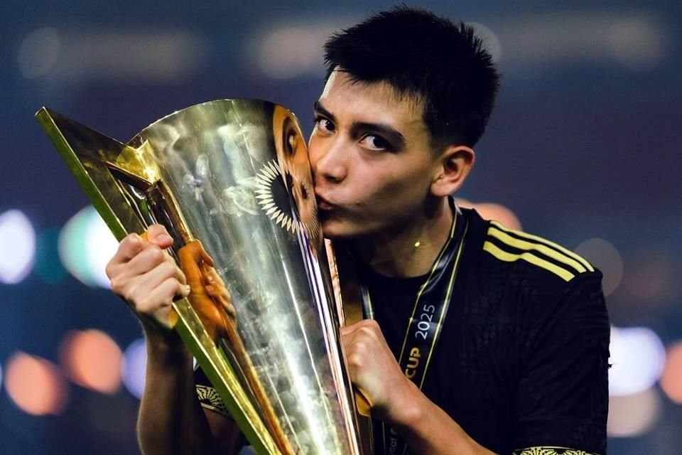 Mora fue campeón de la Copa Oro con el Tri.