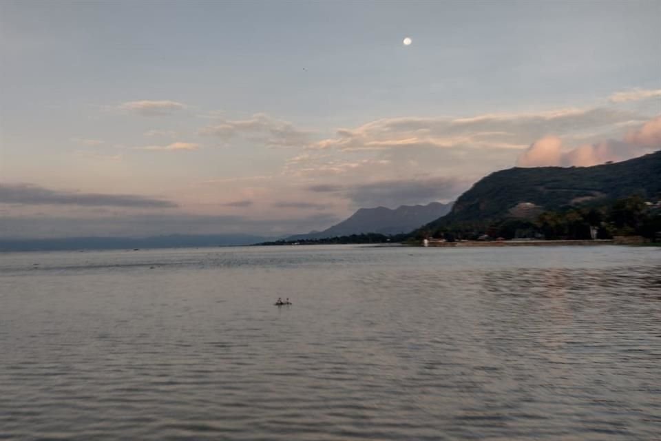 El Lago de Chapala vive uno de sus mejores momentos en la última década, al haberse llenado, prácticamente, a 77 por ciento de su capacidad.