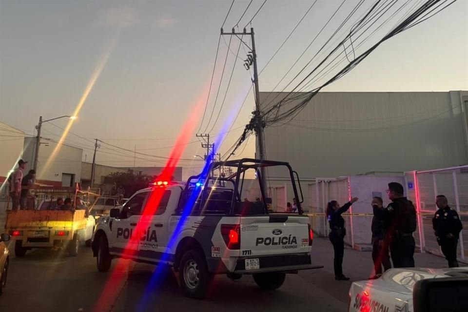 Un policía de GDL murió en un accidente de moto en el que participó una unidad de la Ruta C-103, en la Colonia La Llave, en Tlaquepaque.