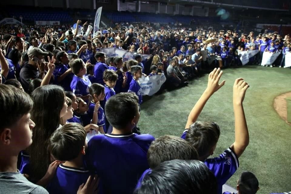 Los Charros y el Code Jalisco anunciaron el apadrinamiento de 35 academias en el Estado.