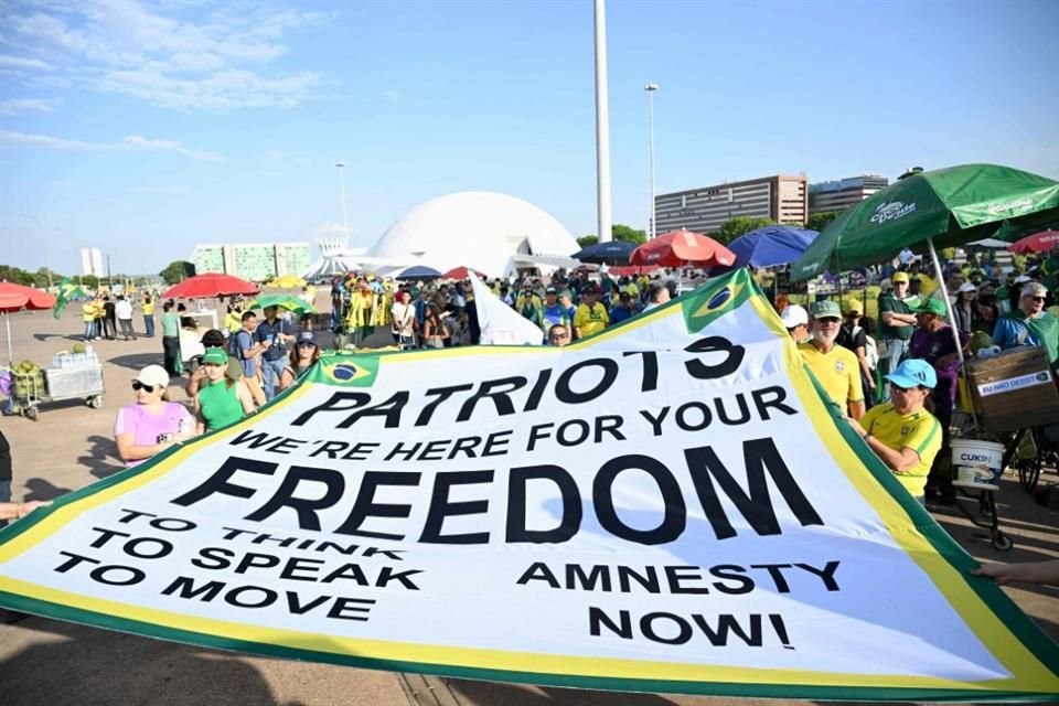 Seguidores del ex Presidente Jair Bolsonaro durante una protesta en Brasilia, el 7 de octubre.