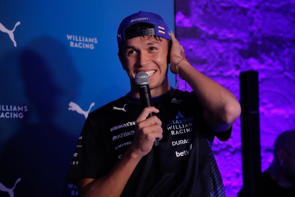 Albon practicó su español.