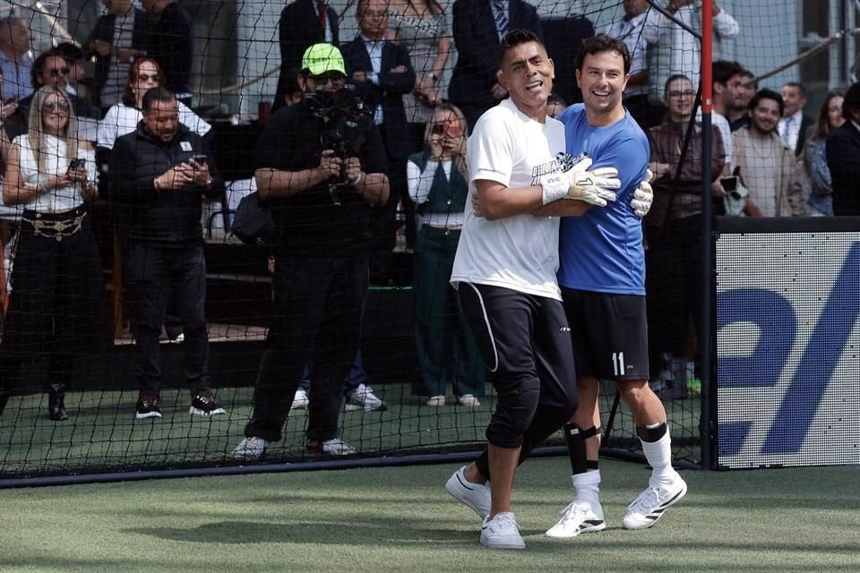 Checo sacó su lado 'pambolero'.