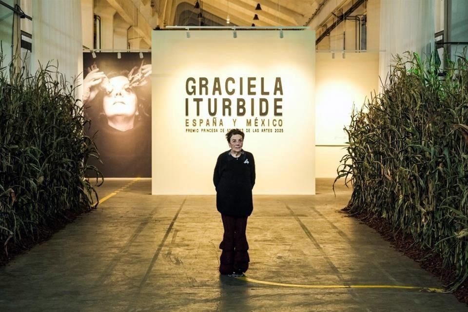 La muestra 'Graciela Iturbide: México y España' exhibe más de 150 imágenes de la fotógrafa galardonada con el Princesa de Asturias de las Artes.
