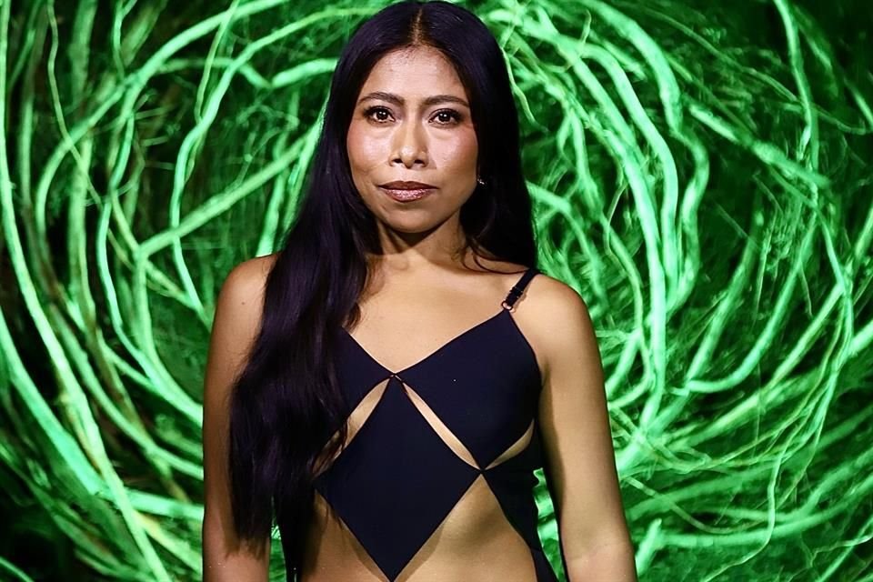 Yalitza Aparicio sorprendió con este vestido.