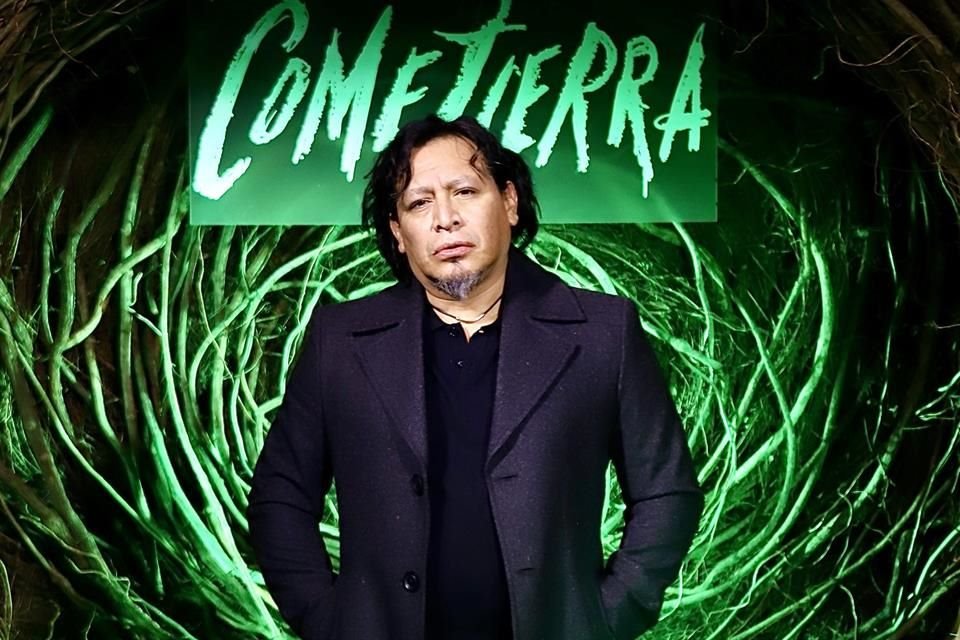 Gerardo Taracena llegó bien abrigado.