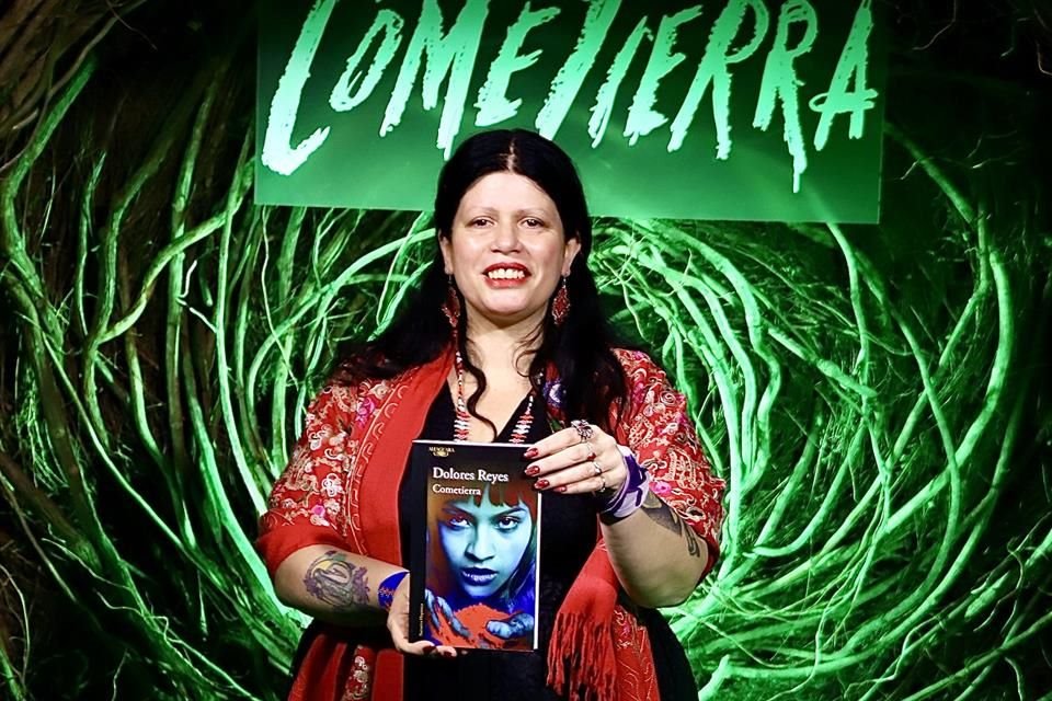 Dolores Reyes estaba feliz de ver su libro dar el salto a la pantalla chica.