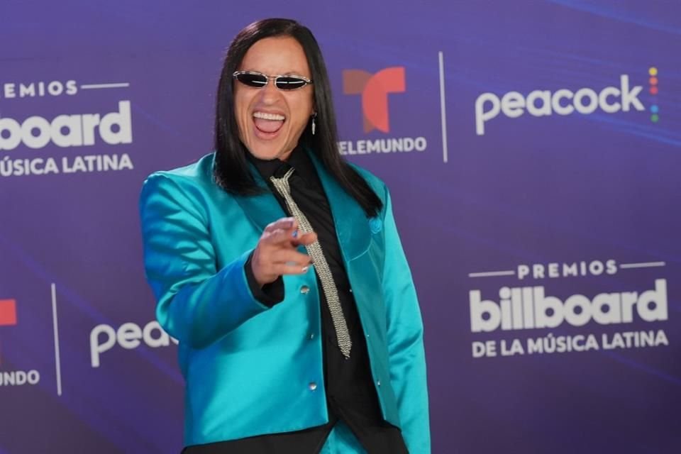 Elvis Crespo celebró su premio Salón de la Fama.