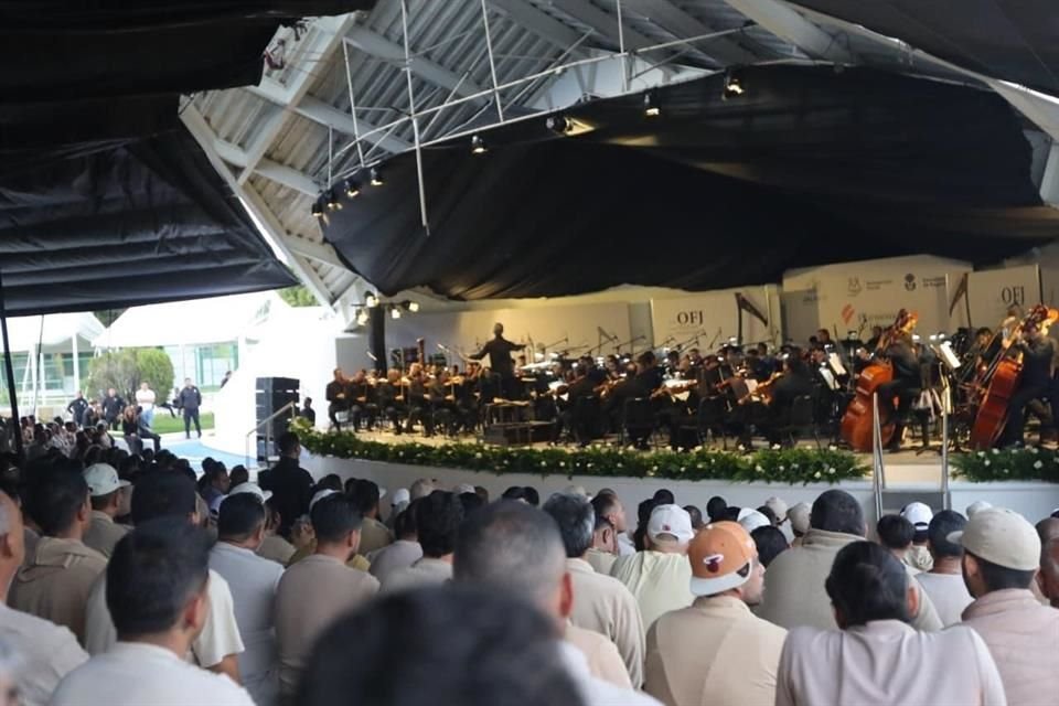 La presentación forma parte de los eventos culturales que se realizan para dar trato digno.