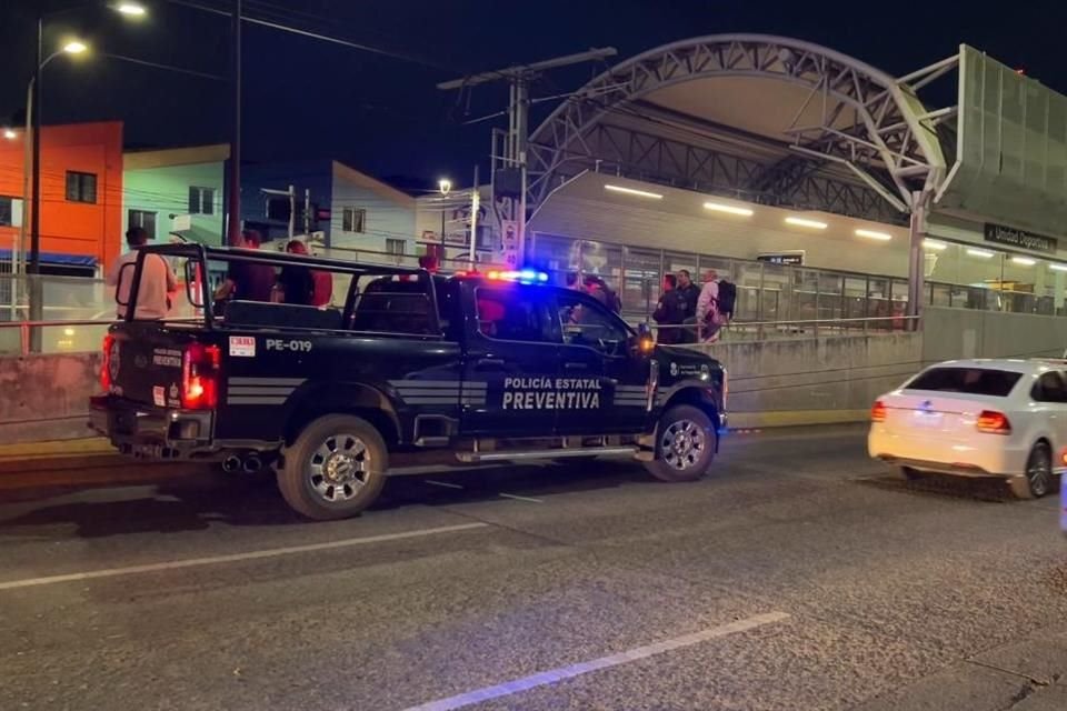 La muerte de un joven que se colgó por fuera de un vagón del tren ligero de la Línea 1 fue presenciada por decenas de pasajeros, en la estación Santa Filomena- Unidad Deportiva.