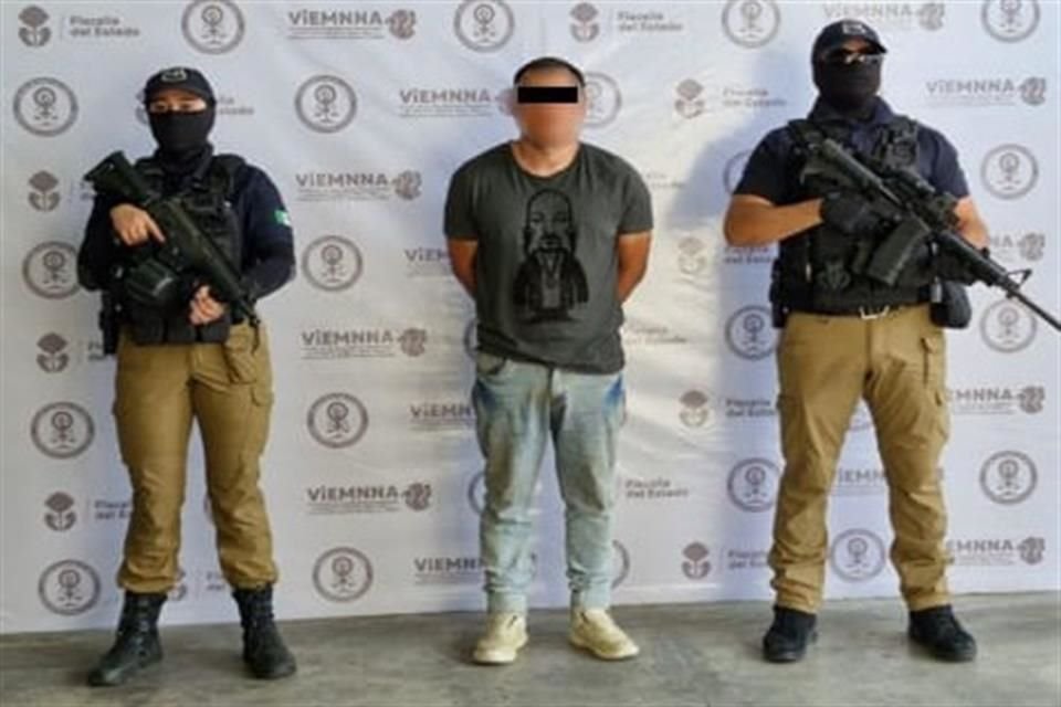 El hombre acusado del feminicidio de su hijastra de 4 años en Tlajomulco, fue traslado al Complejo Penitenciario de Puente Grande para tener su audiencia.