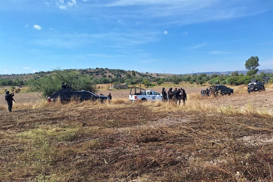 Elementos de la Guardia Nacional pidieron ayuda de miembros de la Secretaría de Seguridad del Estado, quienes acudieron como refuerzos.