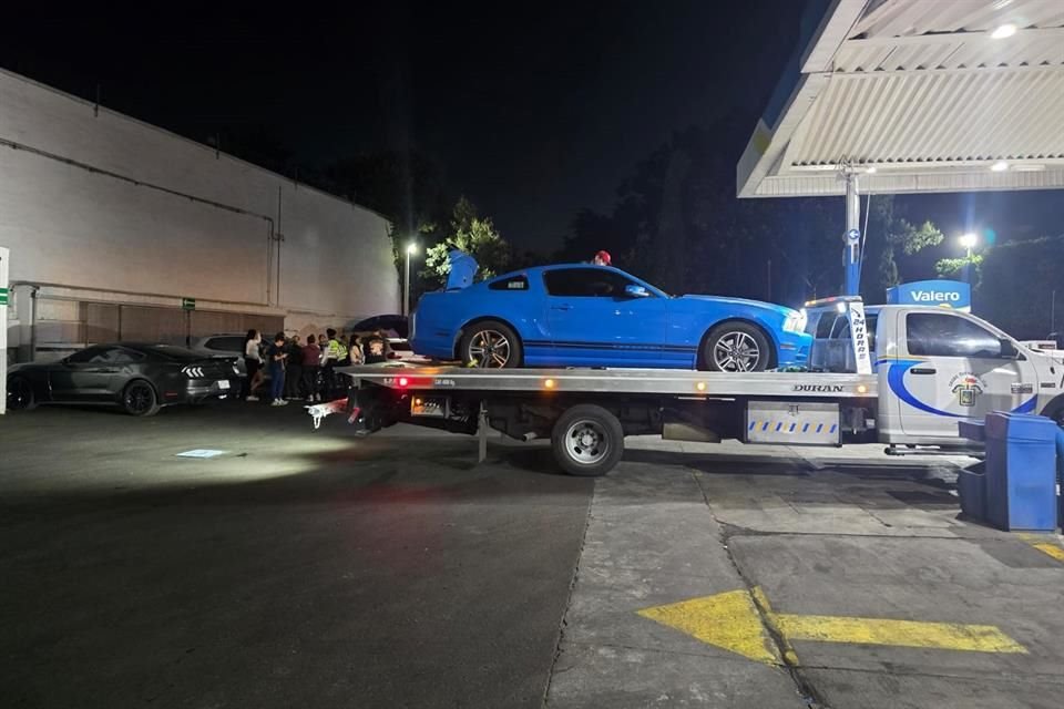 La Policía Vial de Jalisco asestó otro golpe a la práctica de los arrancones, pues decomisó una decena de vehículos que participan en carreras clandestinas en el municipio de Guadalajara.